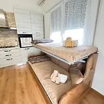 Mare E Relax - Affittasi Luna Home, Con Parcheggio Riservato E Aria Condizionata A Poca Distanza Dal Mare * 산레모