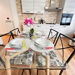 Mare E Relax - Affittasi Luna Home, Con Parcheggio Riservato E Aria Condizionata A Poca Distanza Dal Mare * 산레모