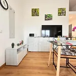 Mare E Relax - Affittasi Luna Home, Con Parcheggio Riservato E Aria Condizionata A Poca Distanza Dal Mare 아파트 산레모