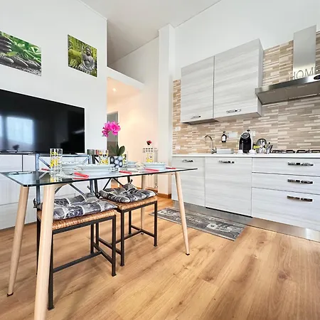 Mare E Relax - Affittasi Luna Home, Con Parcheggio Riservato E Aria Condizionata A Poca Distanza Dal Mare