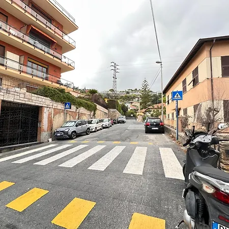 Mare E Relax - Affittasi Luna Home, Con Parcheggio Riservato E Aria Condizionata A Poca Distanza Dal Mare 아파트 산레모
